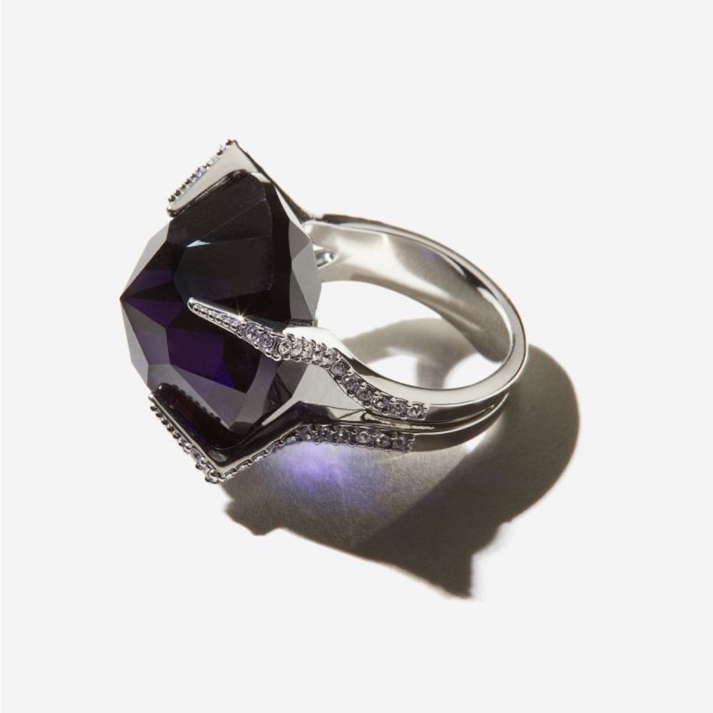 H&M Studio A/W ‘23 rhinestone embellished stone ring
